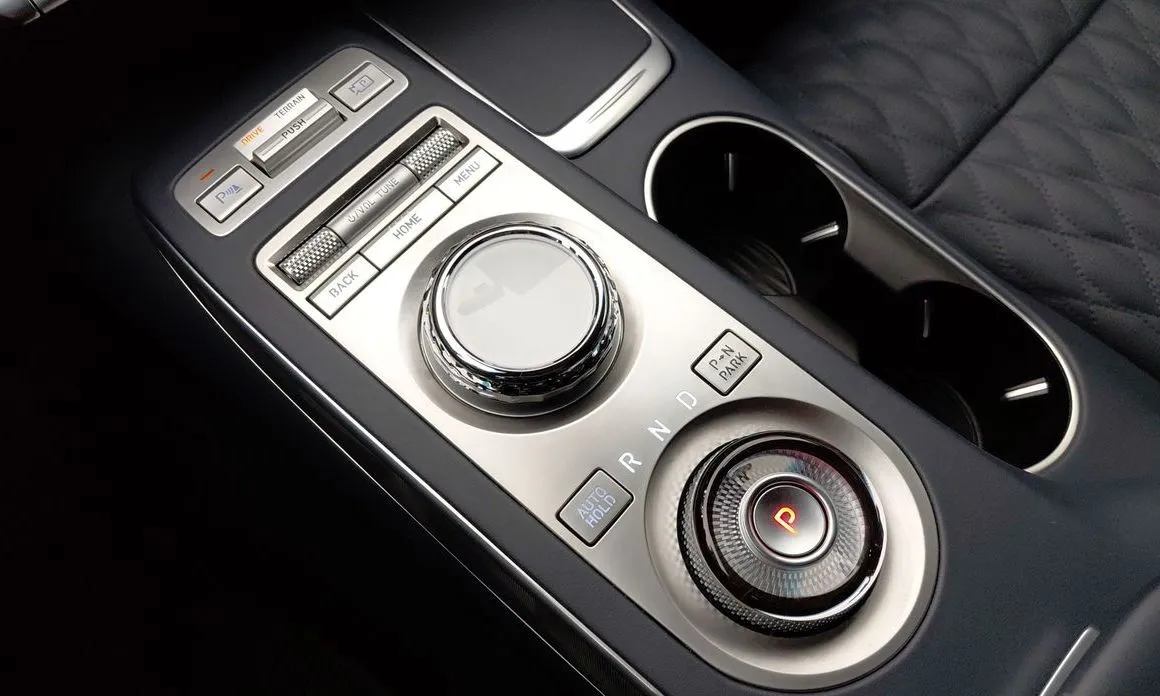 Genesis GV70 — фото 10