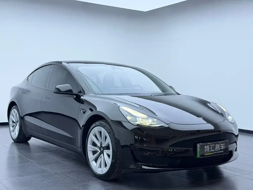 Tesla Model 3 — фото 6