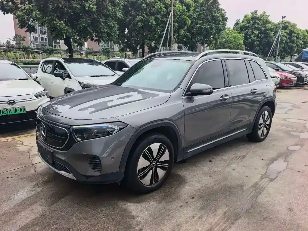 Mercedes-Benz EQB — фото 1