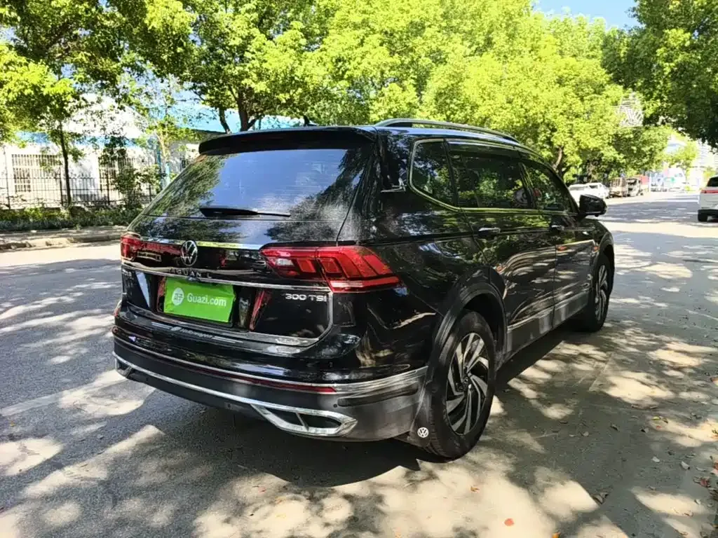 Volkswagen Tiguan L — фото 8