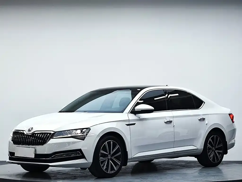Skoda Superb — фото 5