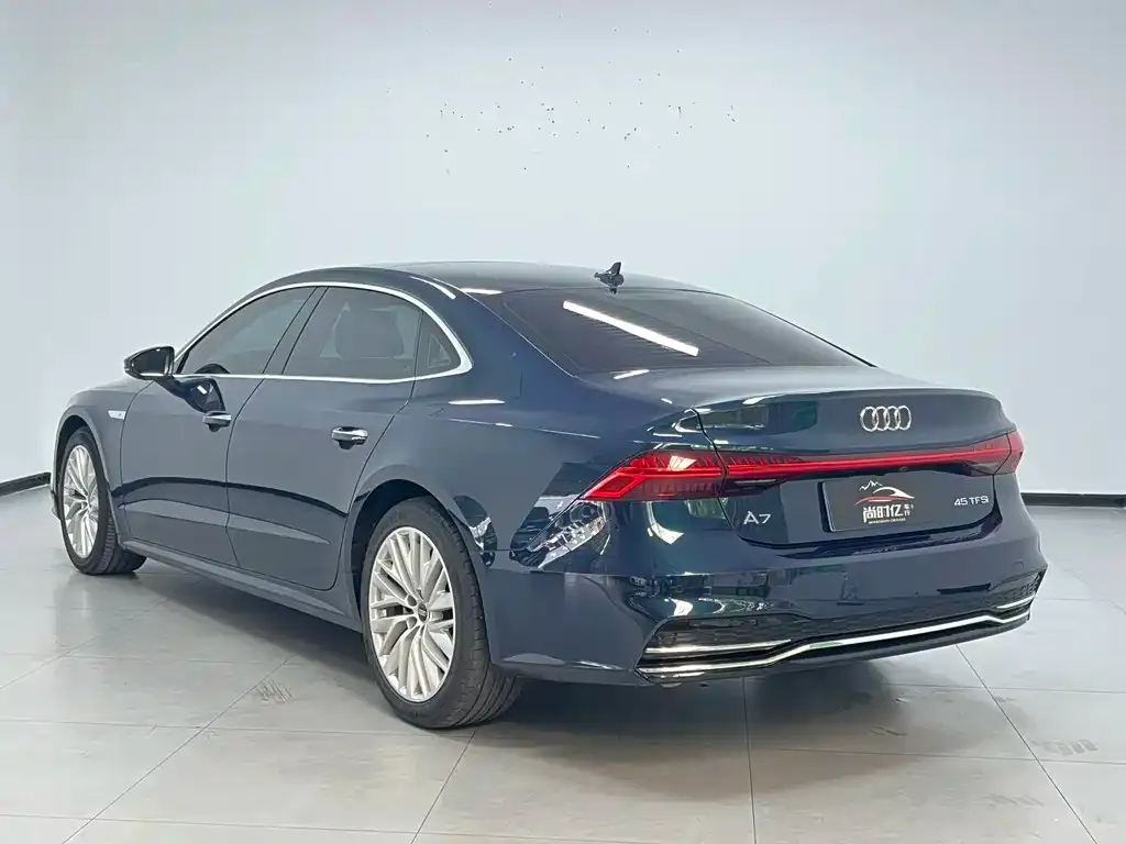 Audi A7L — фото 3