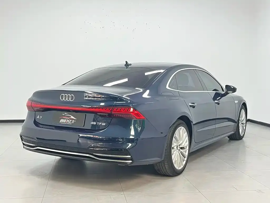 Audi A7L — фото 2