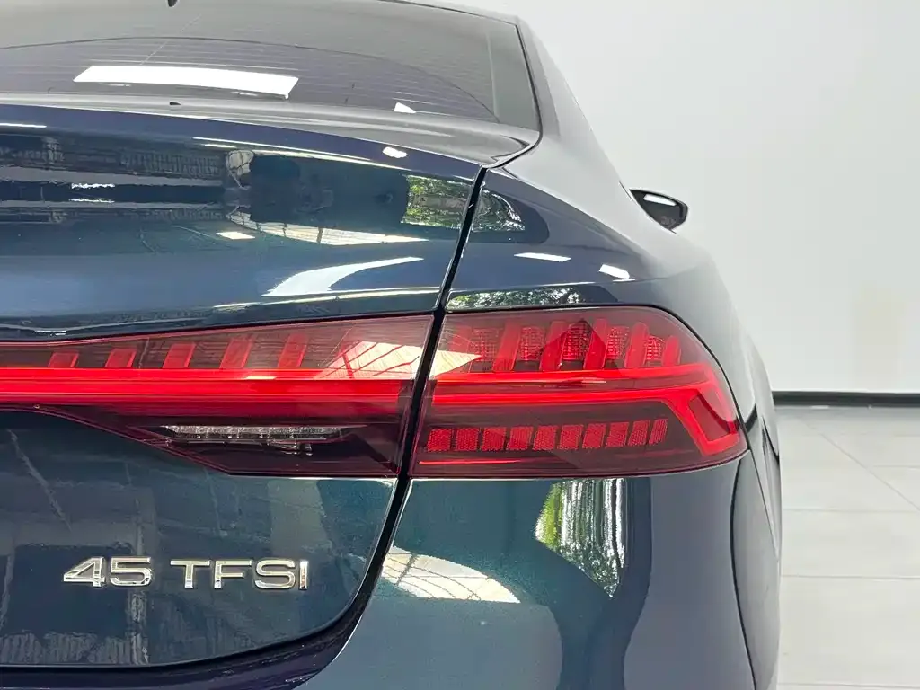 Audi A7L — фото 6