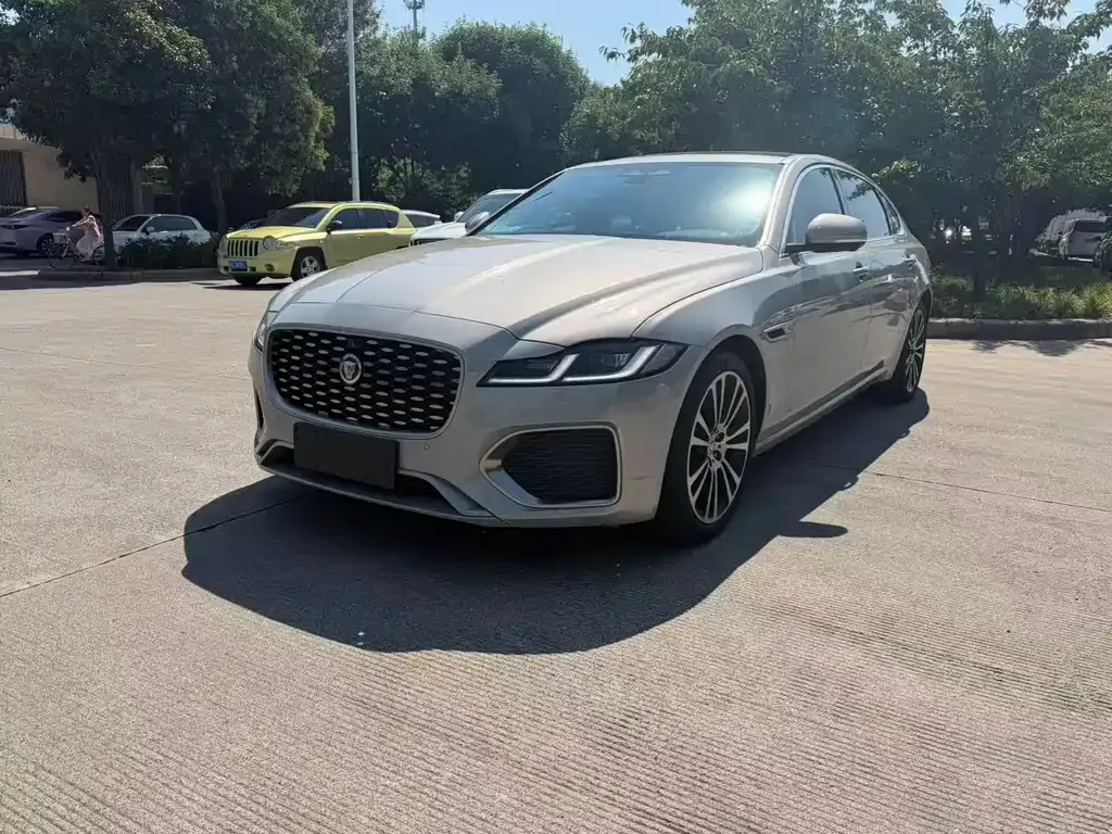 Jaguar XFL — фото 1