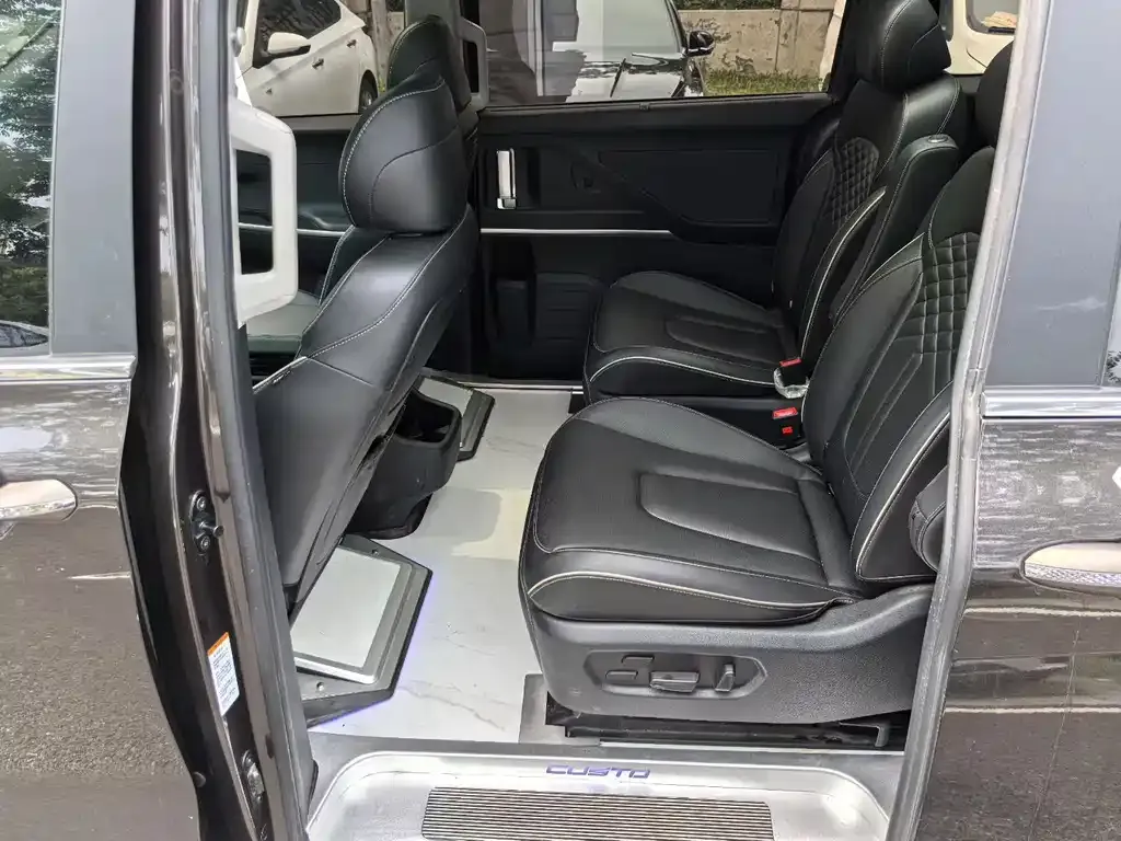 Hyundai Custo — фото 2