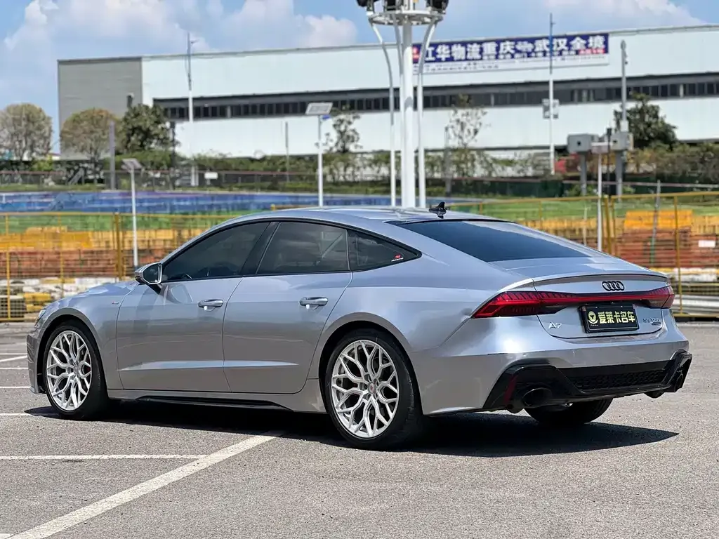 Audi A7 — фото 9