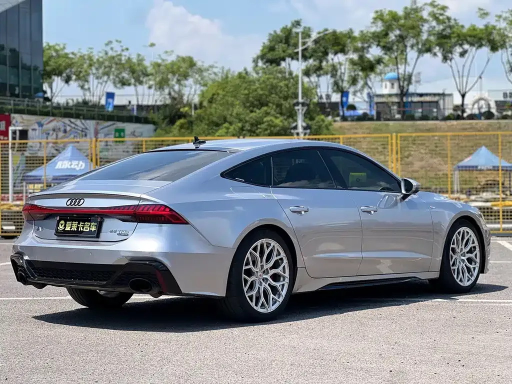 Audi A7 — фото 7