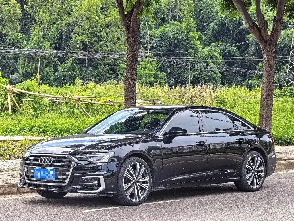 Audi A6L — фото 1