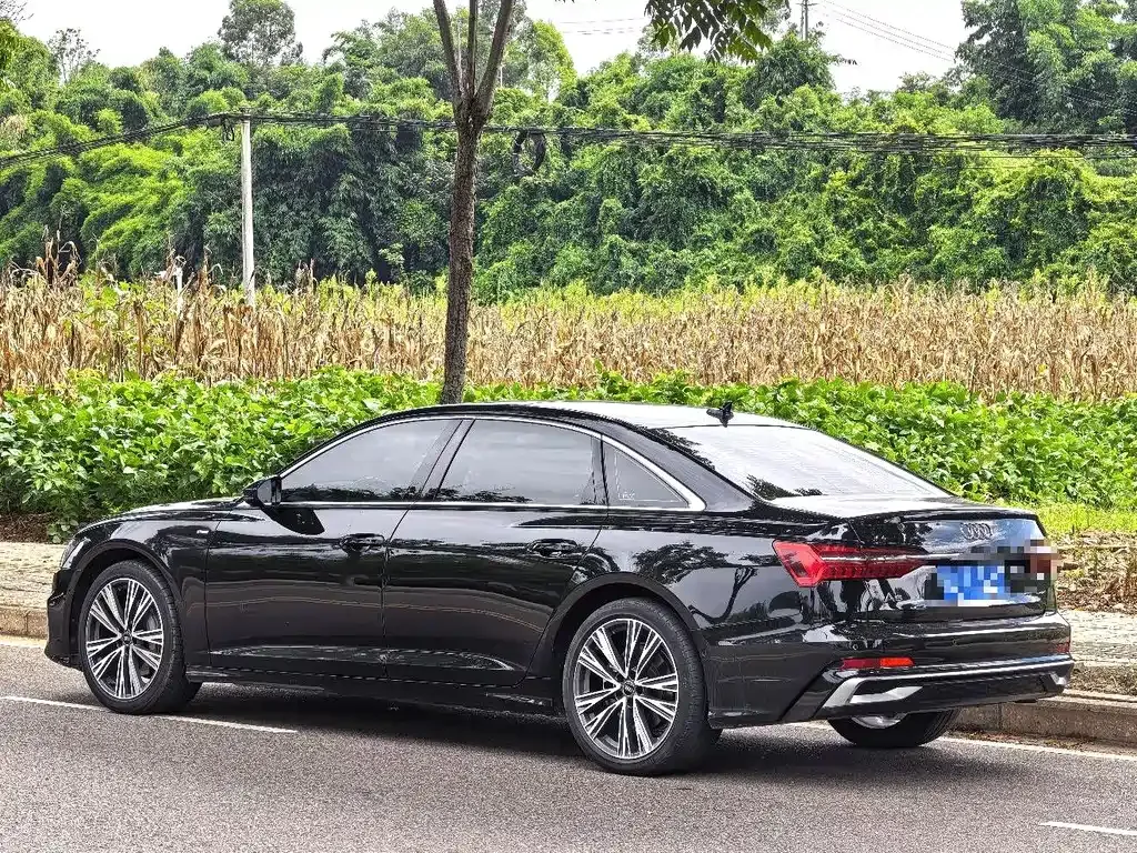 Audi A6L — фото 10