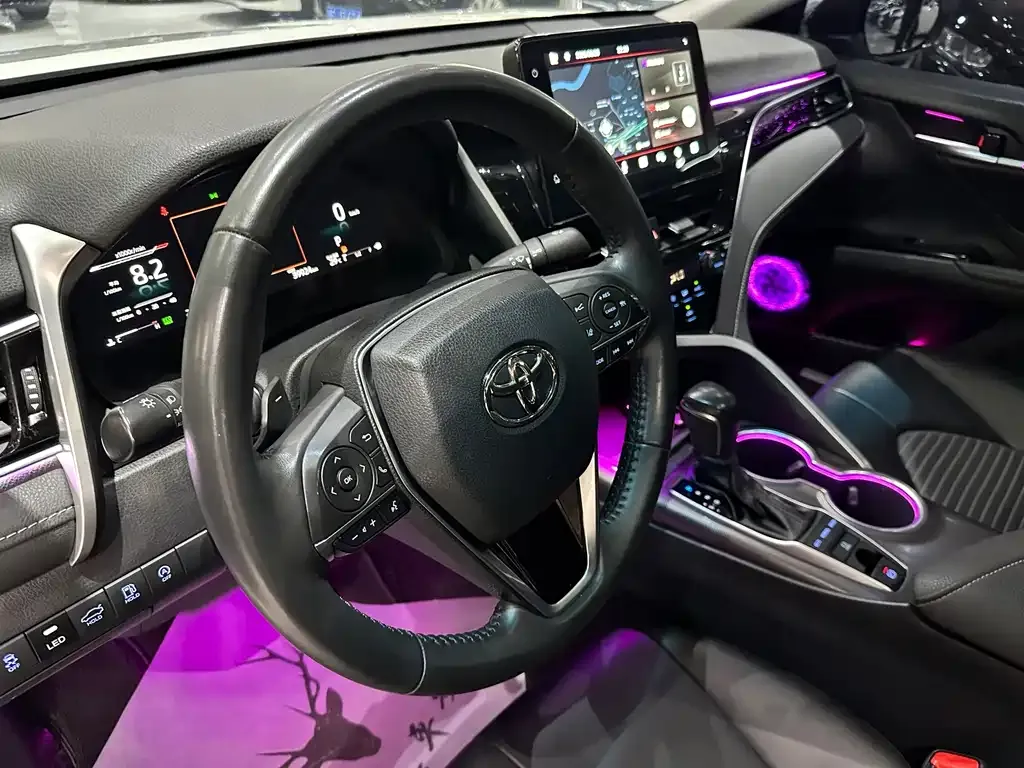 Toyota Camry — фото 6