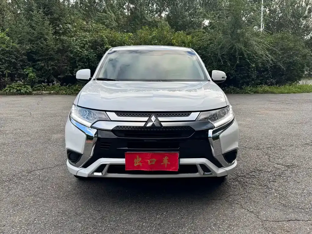 Mitsubishi Outlander — фото 10
