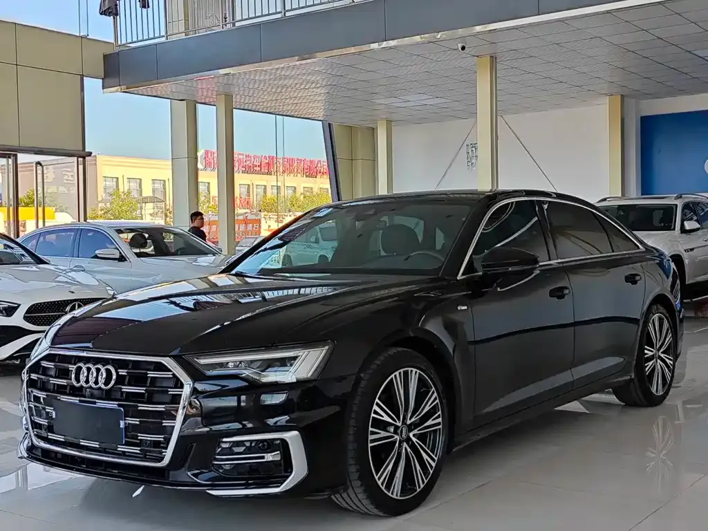 Audi A6L — фото 1
