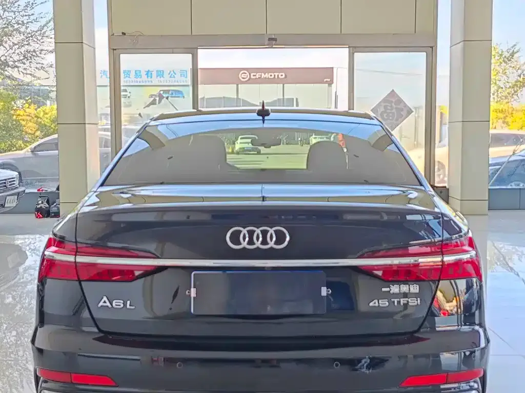 Audi A6L — фото 2