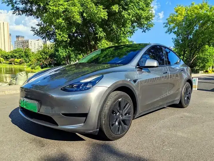 Tesla Model Y — фото 5