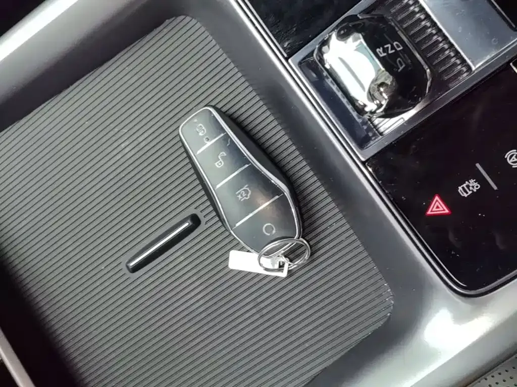 BYD Seal 07 DM-i — фото 10
