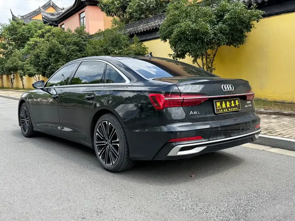 Audi A6L — фото 2