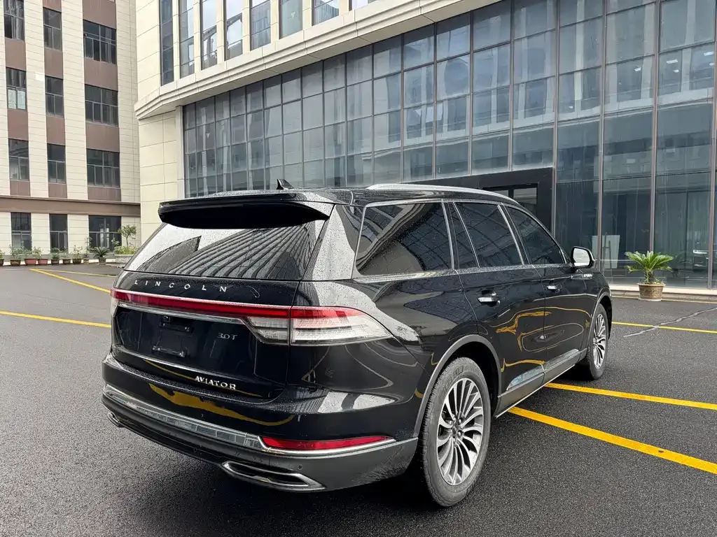 Lincoln Aviator — фото 10