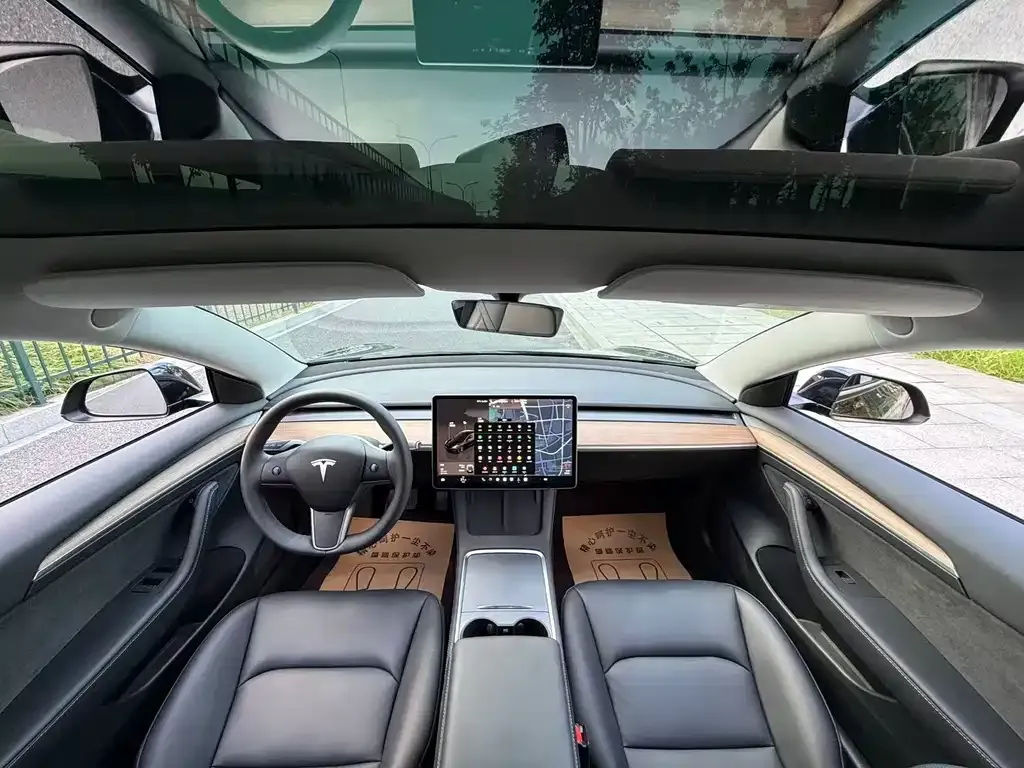 Tesla Model 3 — фото 5