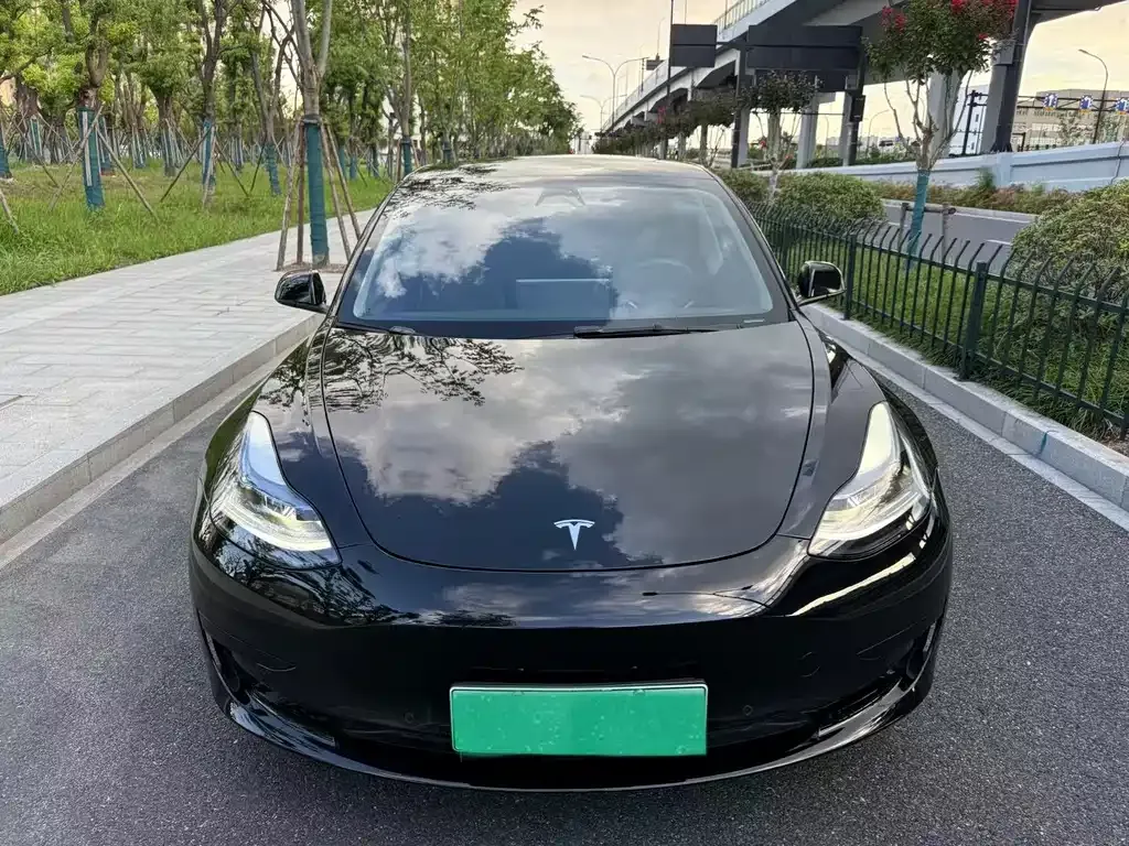 Tesla Model 3 — фото 9