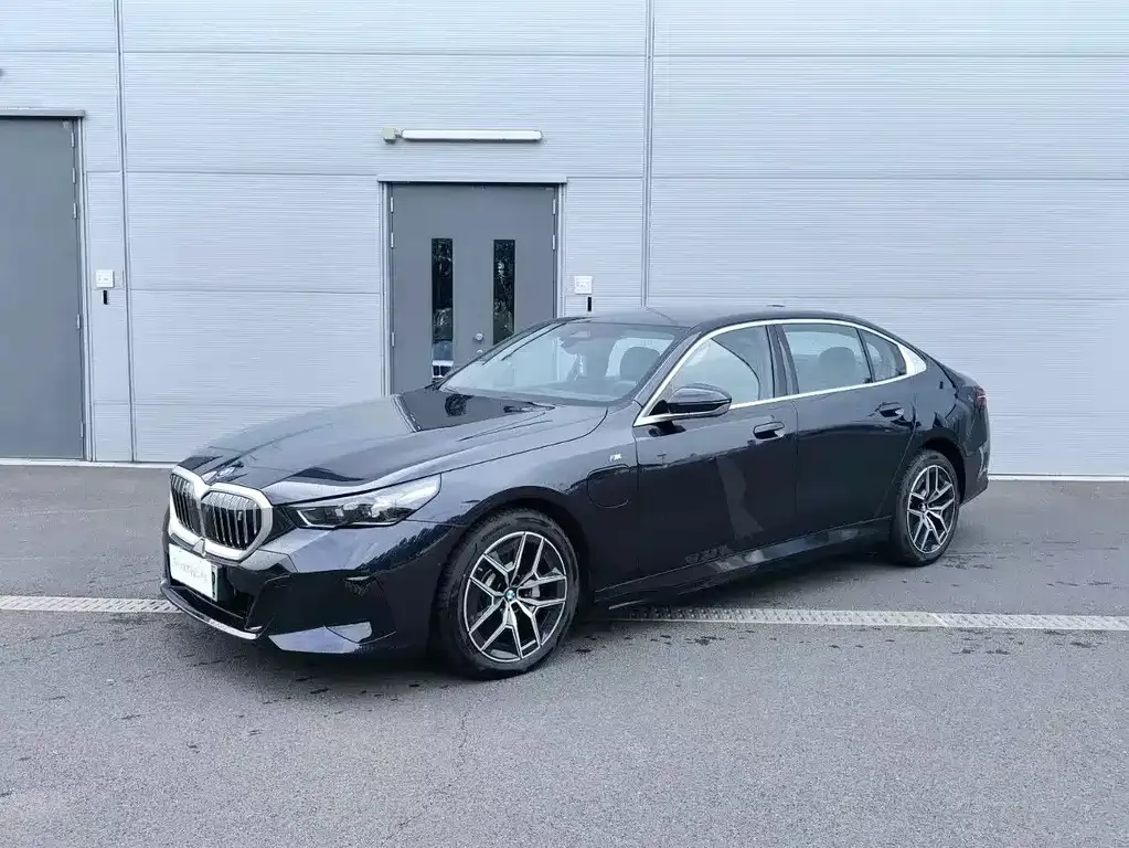 BMW i5 — фото 1