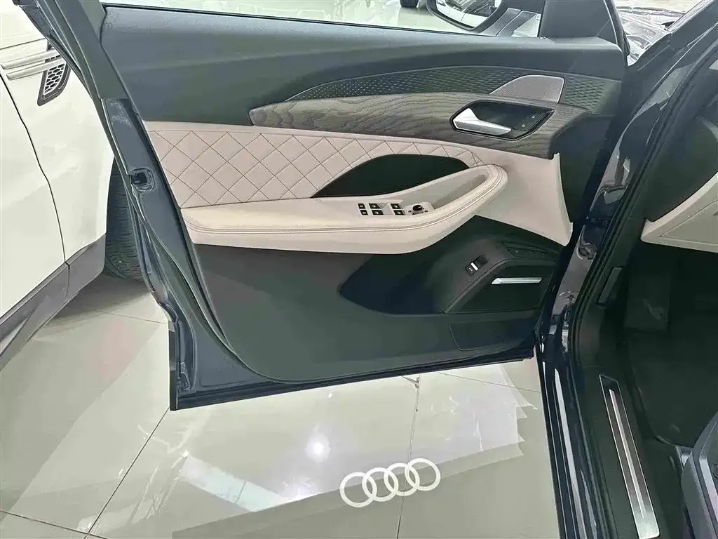 Audi Q6 — фото 9