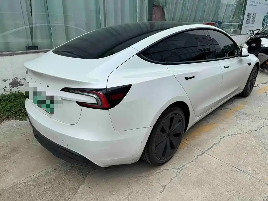 Tesla Model 3 — фото 3
