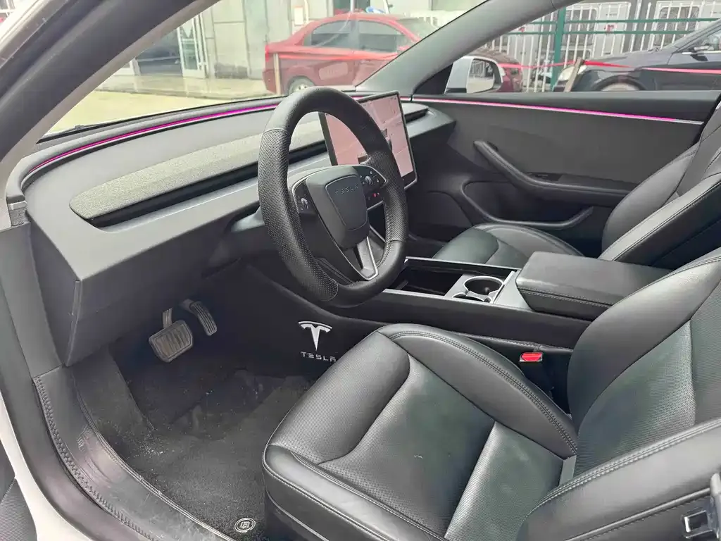 Tesla Model 3 — фото 4