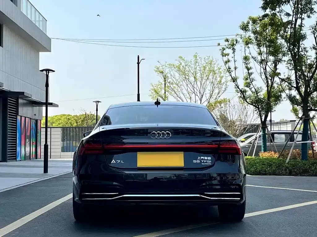 Audi A7L — фото 8