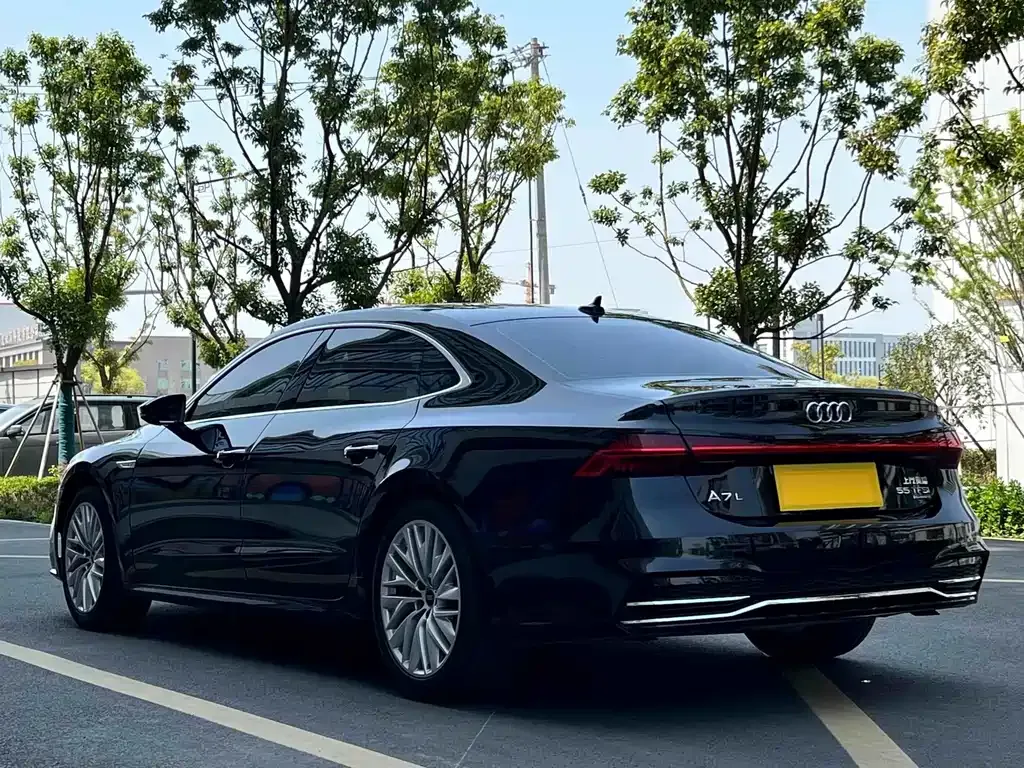 Audi A7L — фото 6