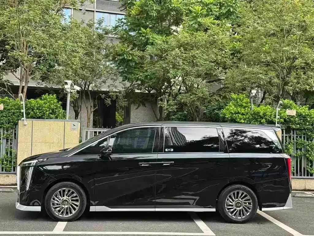 GAC Motor Trumpchi M8 — фото 2