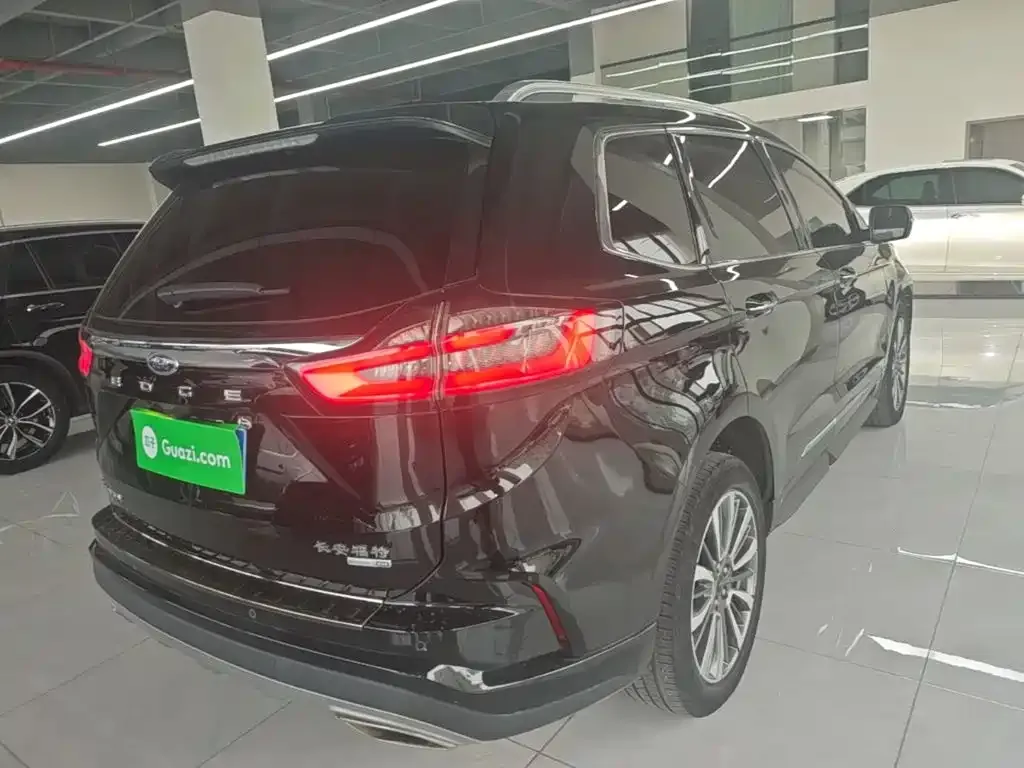 Ford Edge — фото 4