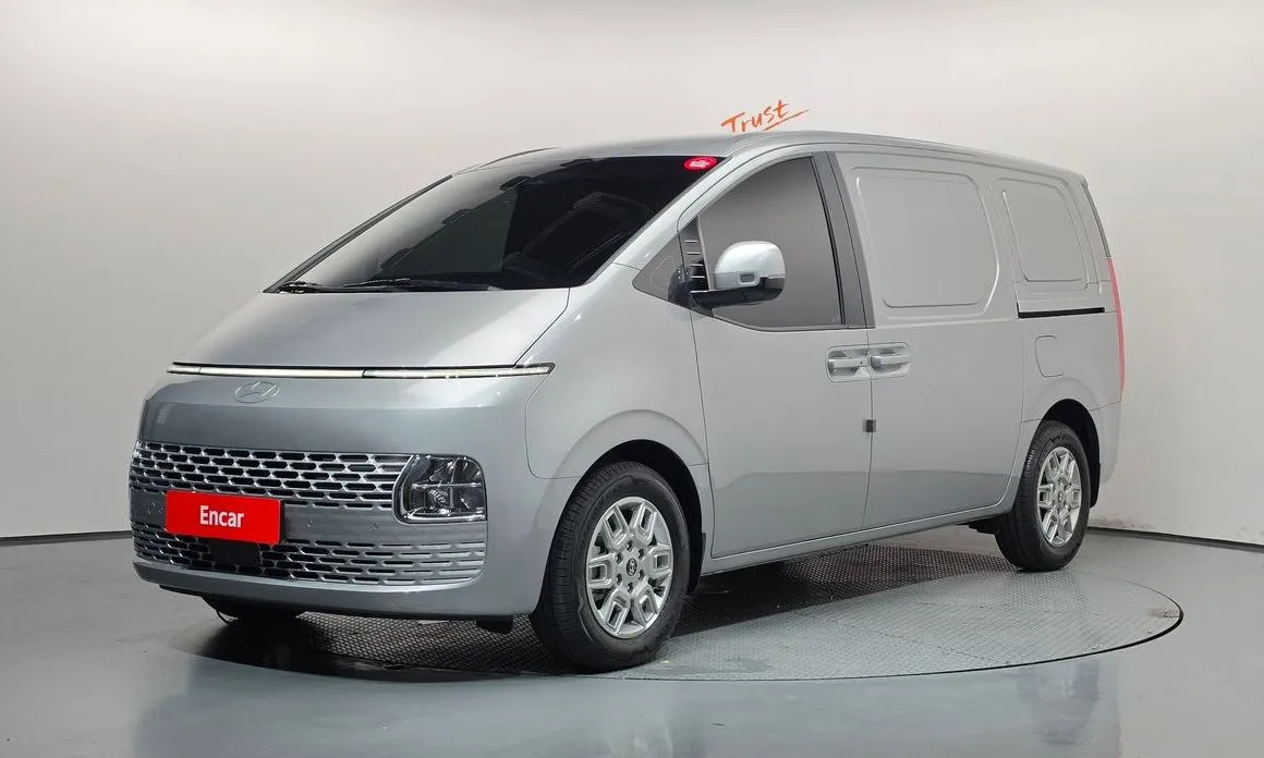 Hyundai Staria — фото 1