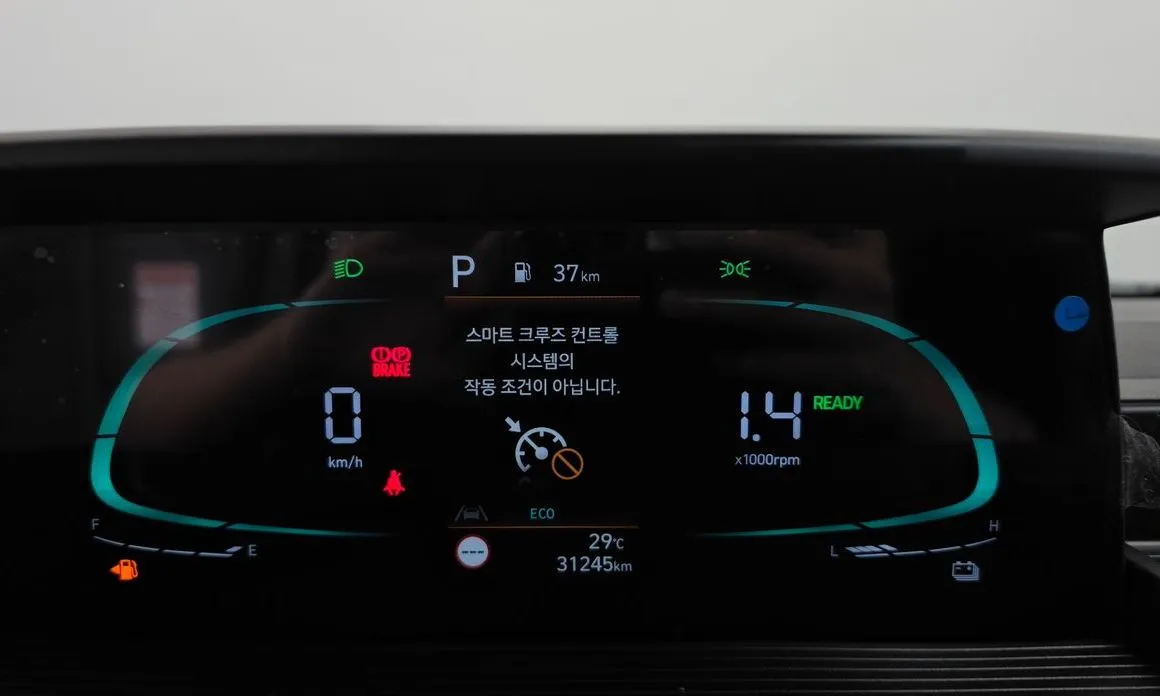 Hyundai Staria — фото 2