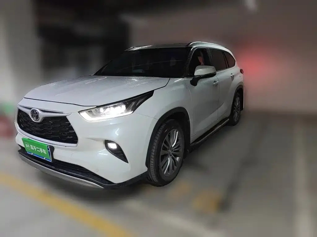 Toyota Highlander — фото 10