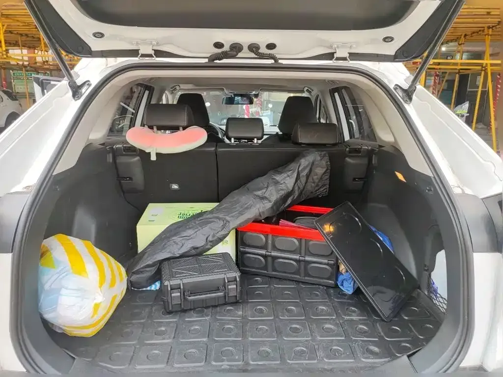 Toyota RAV4 — фото 8