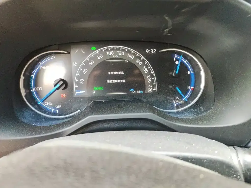 Toyota RAV4 — фото 9