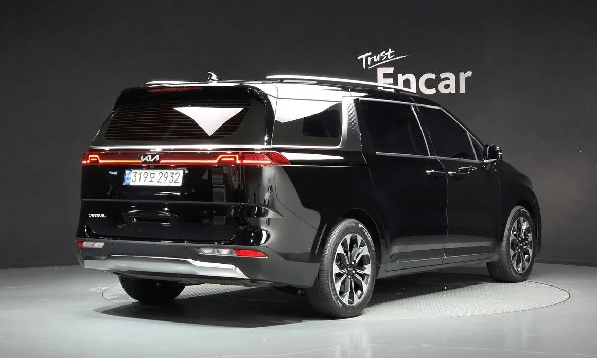 Kia Carnival — фото 9