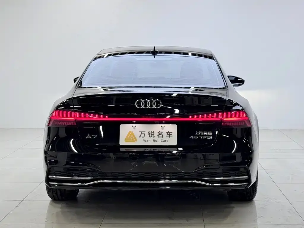 Audi A7L — фото 9