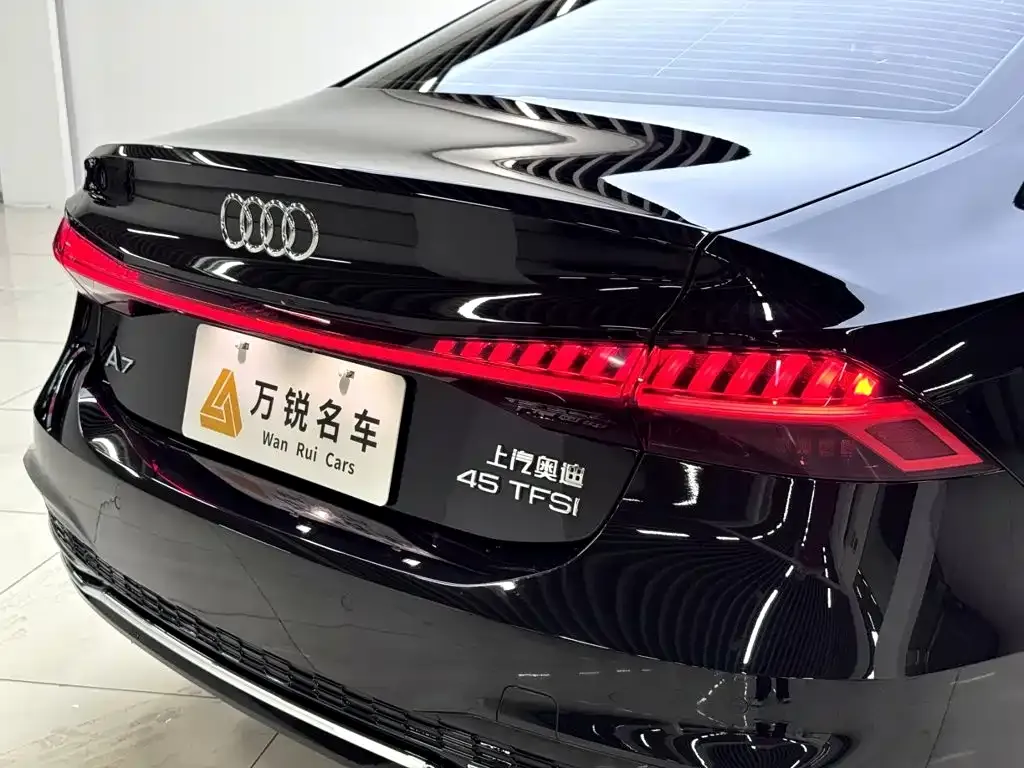 Audi A7L — фото 7