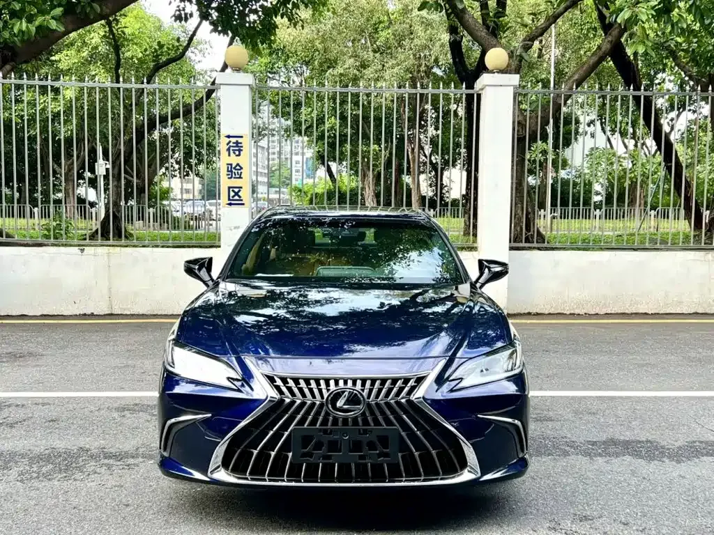 Lexus ES — фото 6