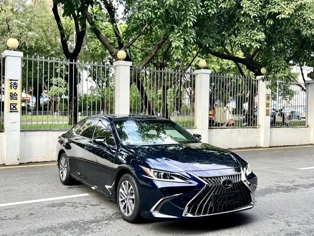 Lexus ES — фото 5