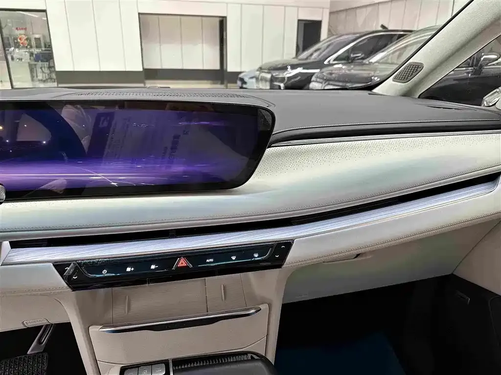 Buick GL8 Hybrid — фото 8