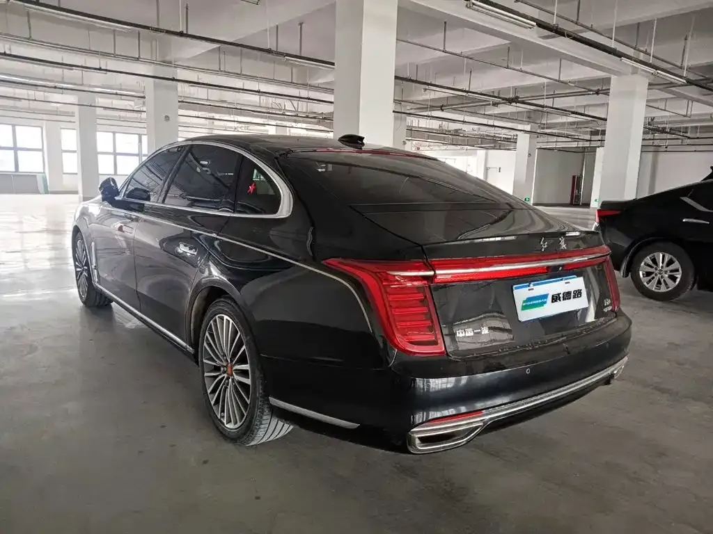 Hongqi H9 — фото 10