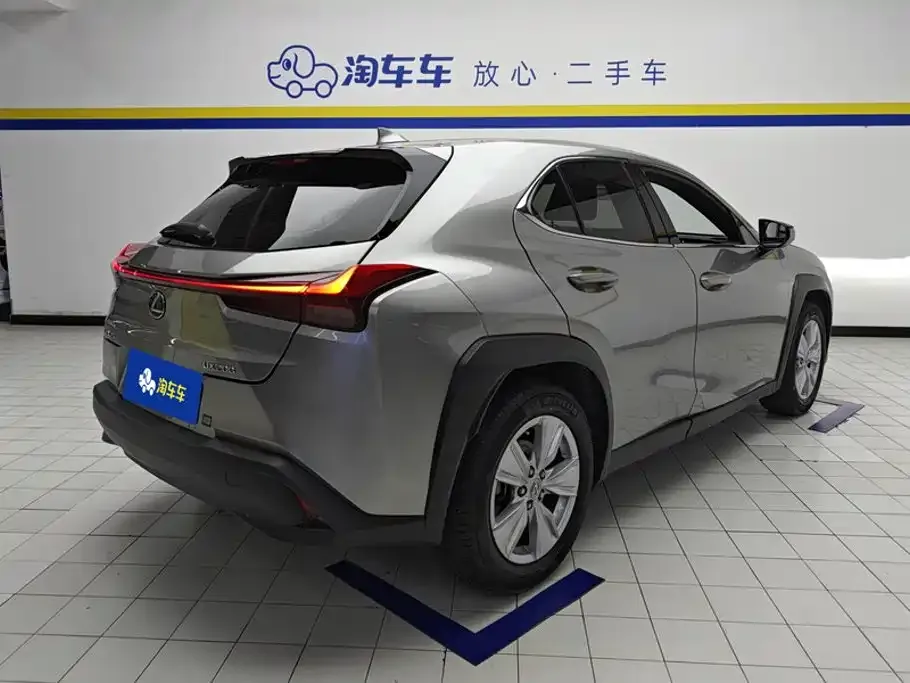 Lexus UX — фото 7