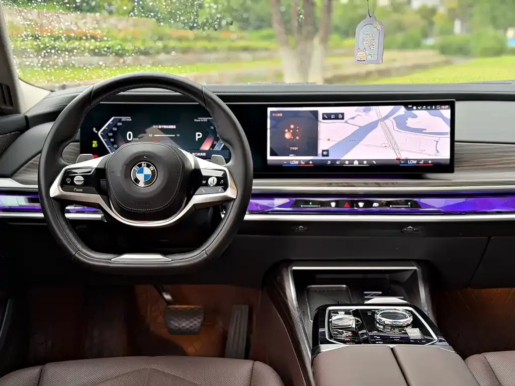 BMW 7 Series — фото 10