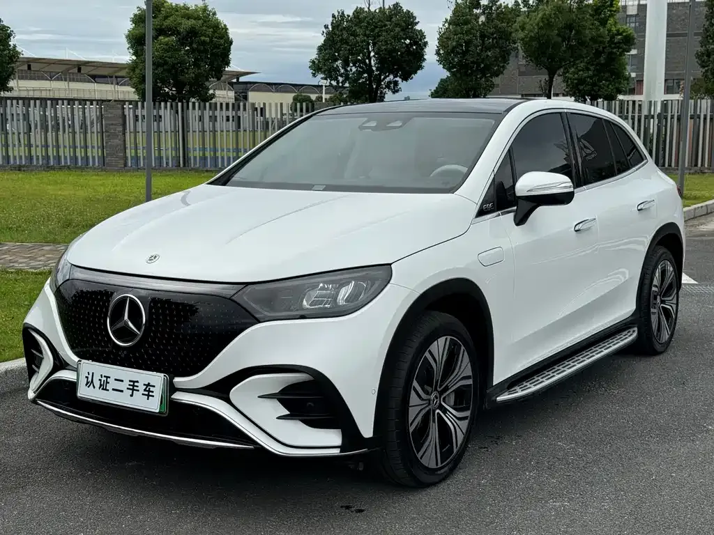 Mercedes-Benz EQE SUV — фото 1