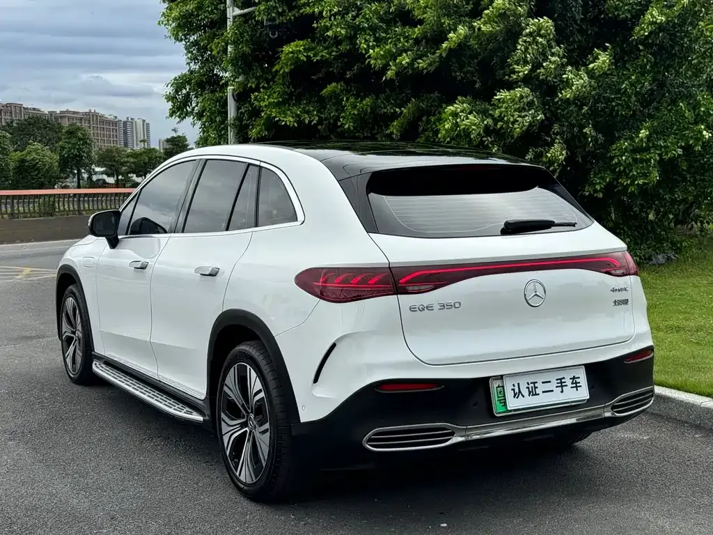 Mercedes-Benz EQE SUV — фото 10
