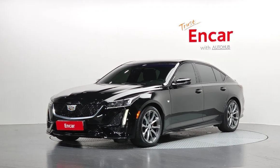 Cadillac CT5 — фото 1
