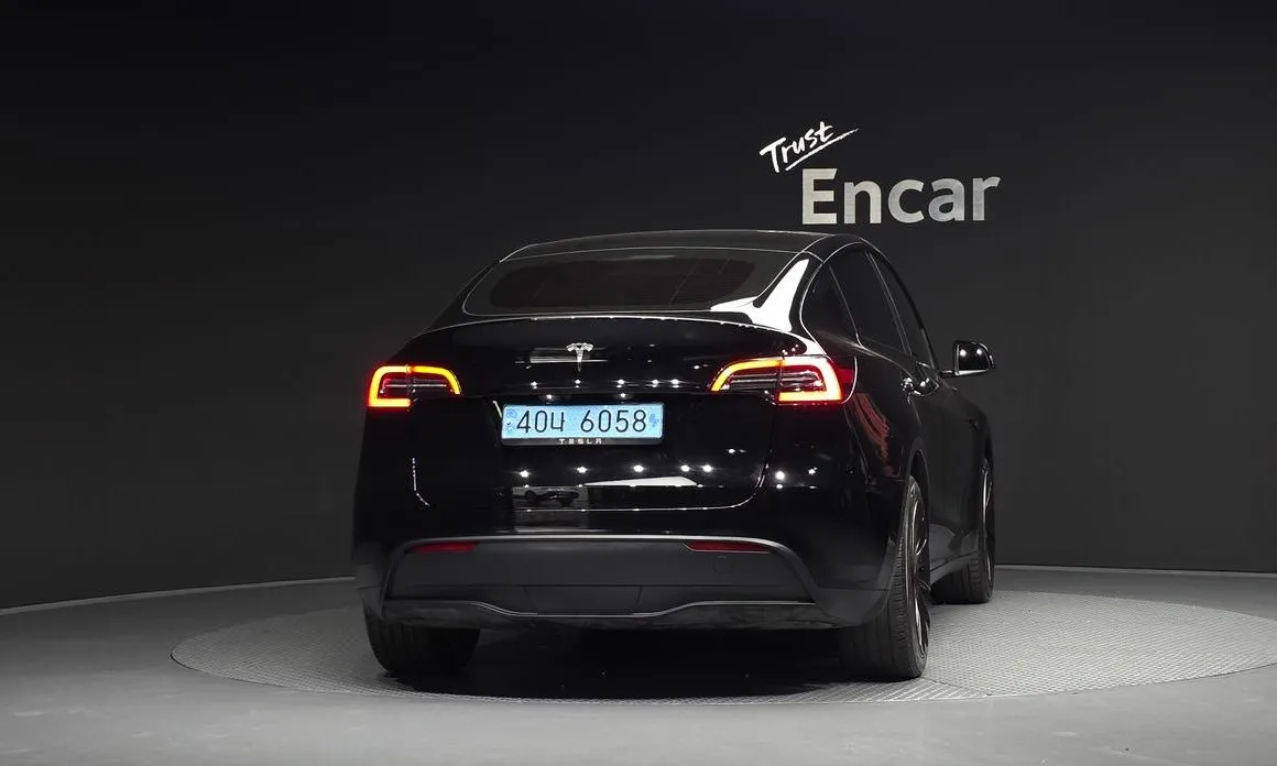 Tesla Model Y — фото 3